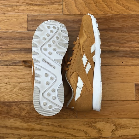 Reebok Classics - Picture 4 of 4